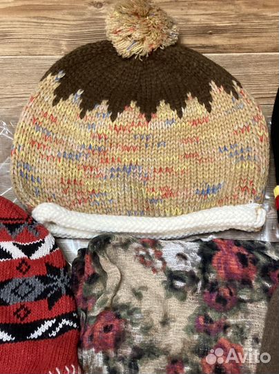 Пакет шапок и палантин