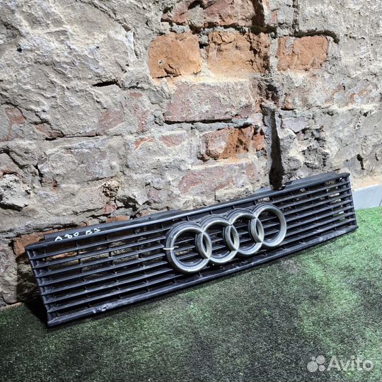Решетка радиатора Audi 80B3