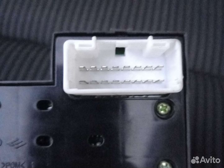 Блок кнопок на водительскую дверь hyundai kia