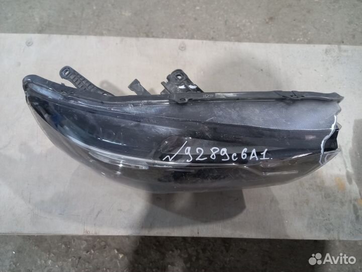 Фара правая LADA Vesta 2015 - н. в