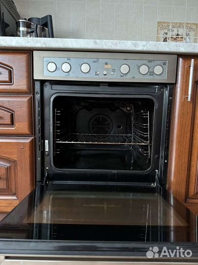 Варочная поверхность,духовой шкаф Hotpoint-Ariston