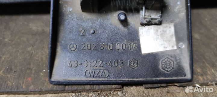 Салонное зеркало W202