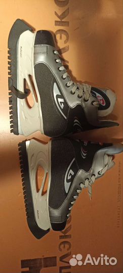 Коньки хоккейные