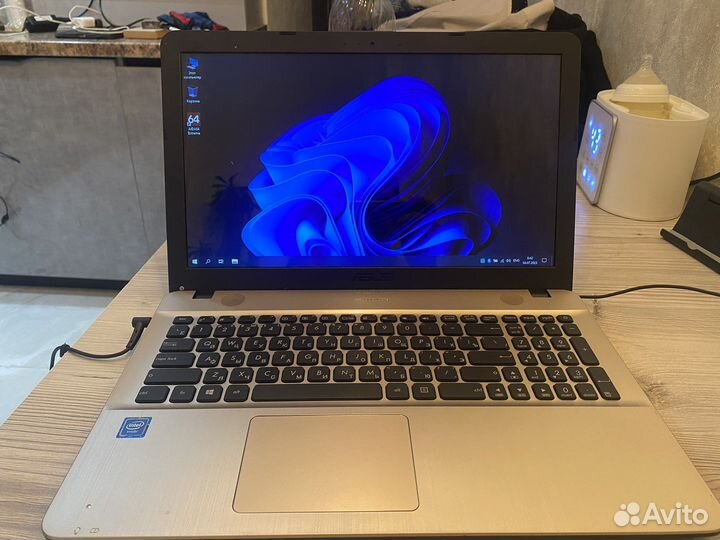 Ноутбук asus