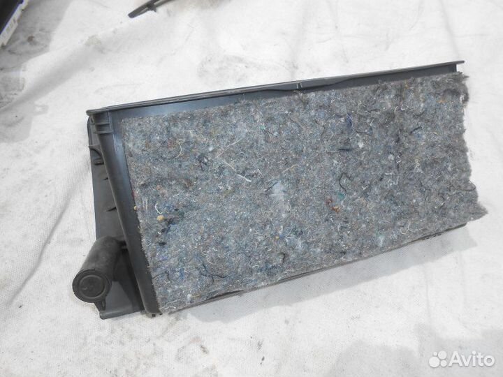 Бардачок Toyota Corolla 120 4ZZ 2006