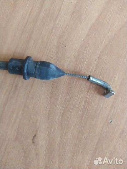 Трос открывания двери задний Volkswagen Passat B5+