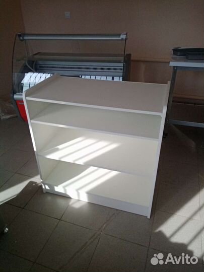 Прилавки,стеллажи для табака,канцелярии