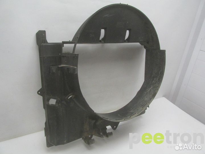 Б/У Б/У Диффузор радиатора б/у Дефект одного