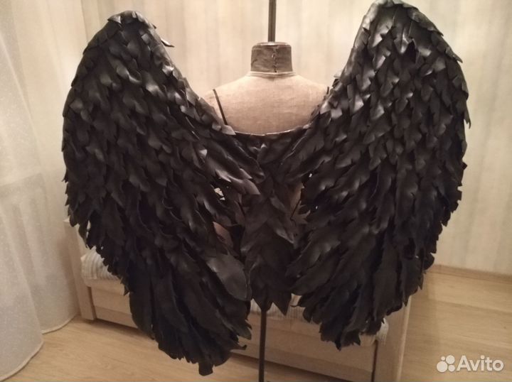 Крылья ангела черные