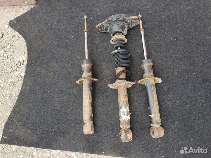 Амортизатор задний Nissan almera