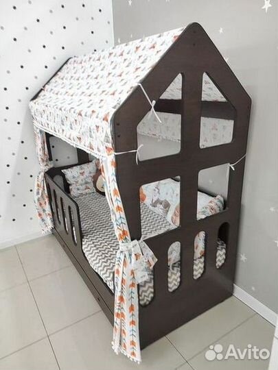 Детская кровать домик