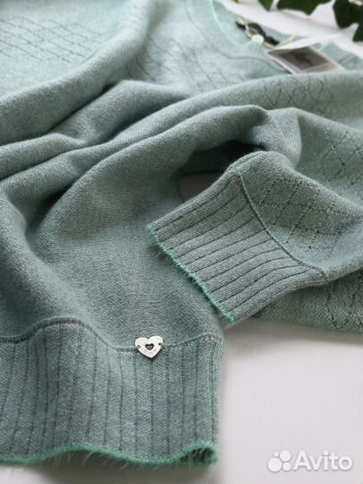 Качественный свитер ментолового цвета- Binka