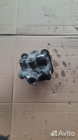 Ускорительный клапан Scania