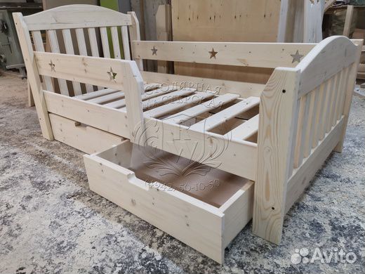 Кровать с ящиками