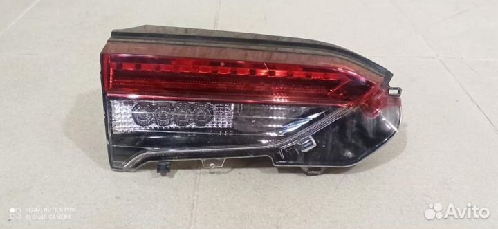 Фонарь задний внутренний левый Toyota RAV 4 2019