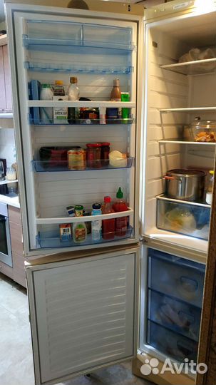 Холодильник Vest Frost двухкамерный