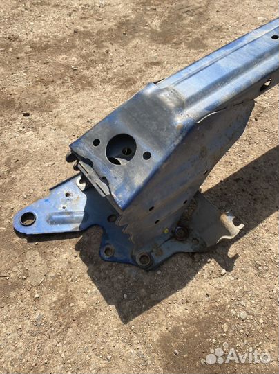 Передний усилитель бампера Mazda 6 GG