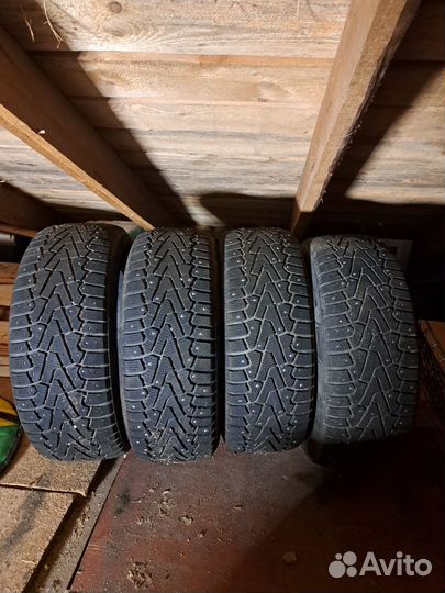 Pirelli Ice Zero 215/55 R16 97