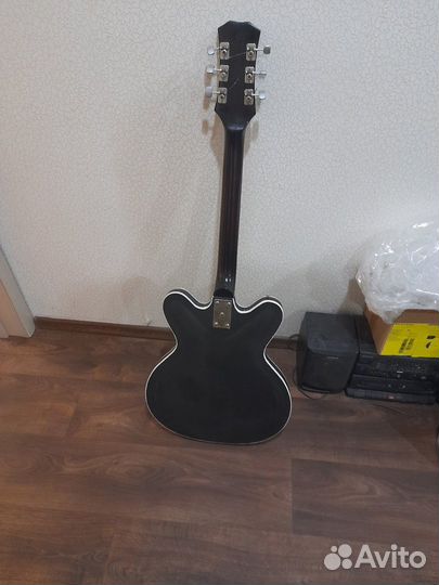 Электрогитара