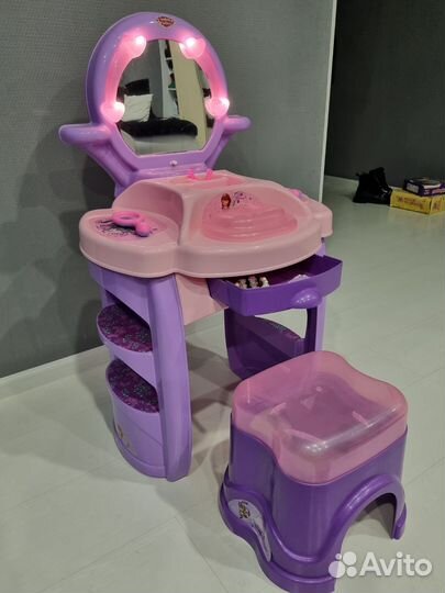 Детский столик и стульчик