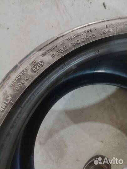 Michelin Pilot Super Sport 285/30 R19