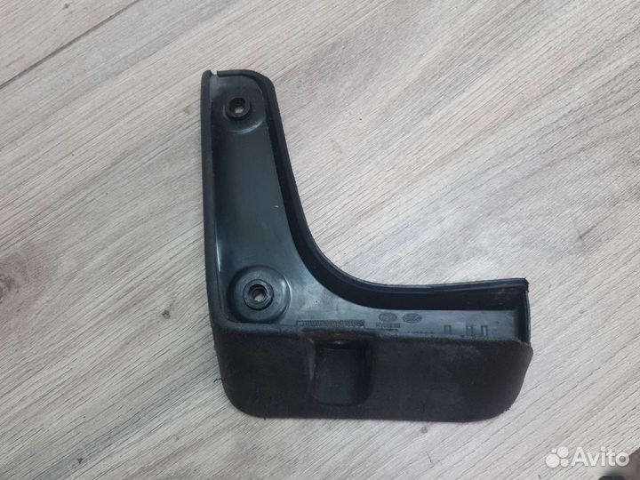 Брызговик задний левый Hyundai solaris 2