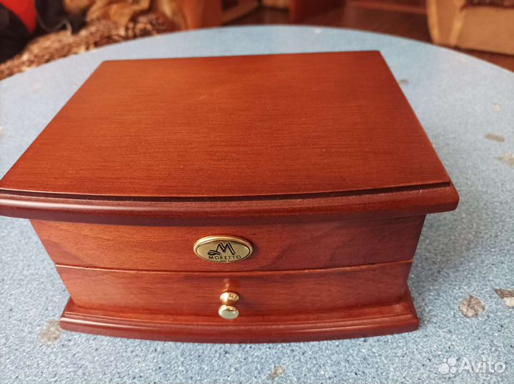 Шкатулка для ювелирных украшений