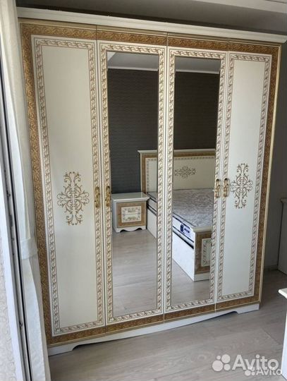 Спальный гарнитур