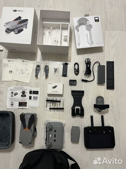 Квадрокоптер Dji AIR 2S Fly More Combo новый