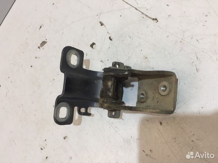 Петля двери/крышки багажника