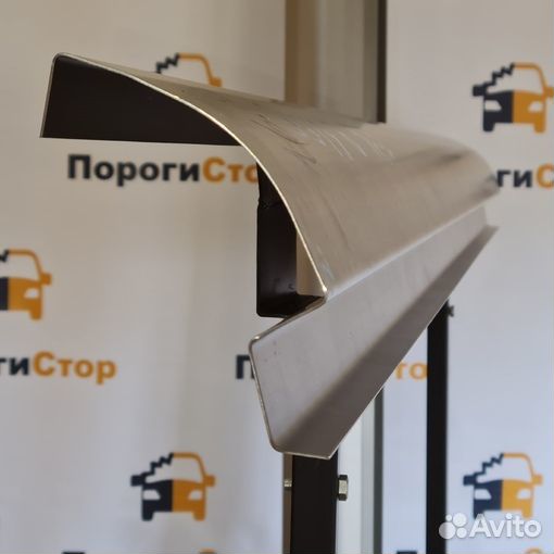 Кузовной порог правый Volkswagen Touran