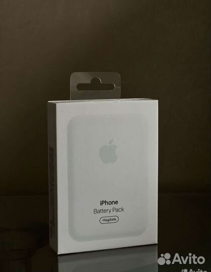 iPhone MagSafe battery pack