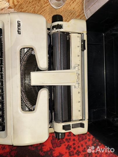 Печатная пишущая машинка