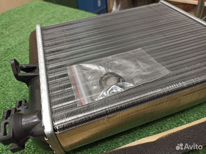 Радиатор печки Вольво хс90 хс70 с80 с60 в70