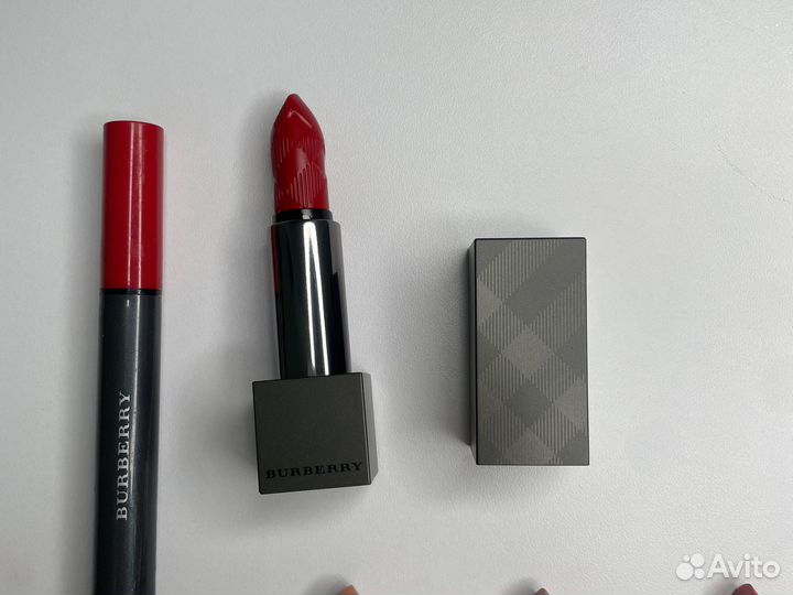 Burberry помада, блеск для губ