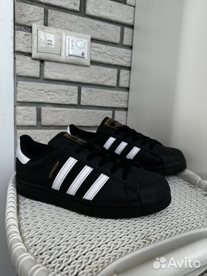 Adidas superstar