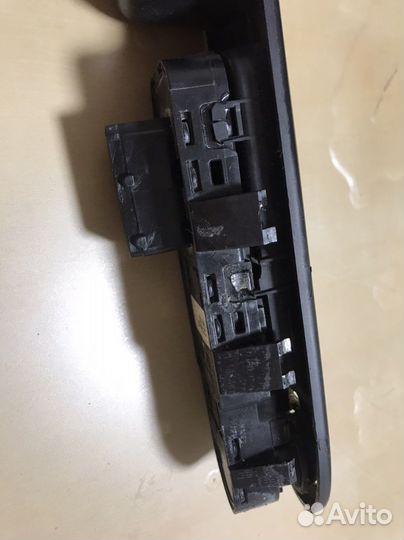 Блок управления стеклоподъемниками Peugeot 207