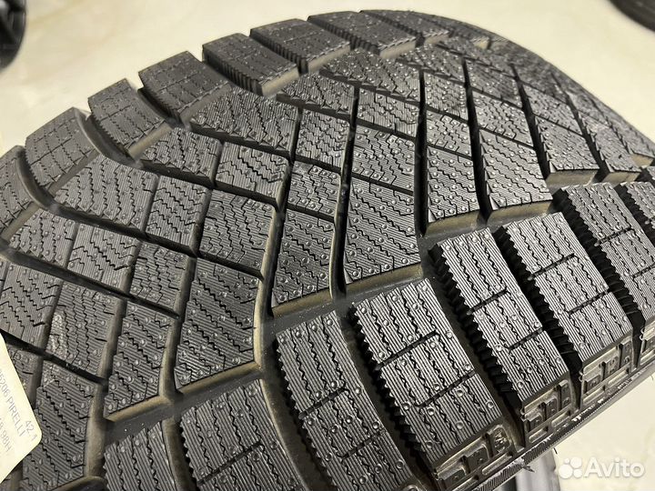 Pirelli Ice Zero FR 235/45 R18 98H