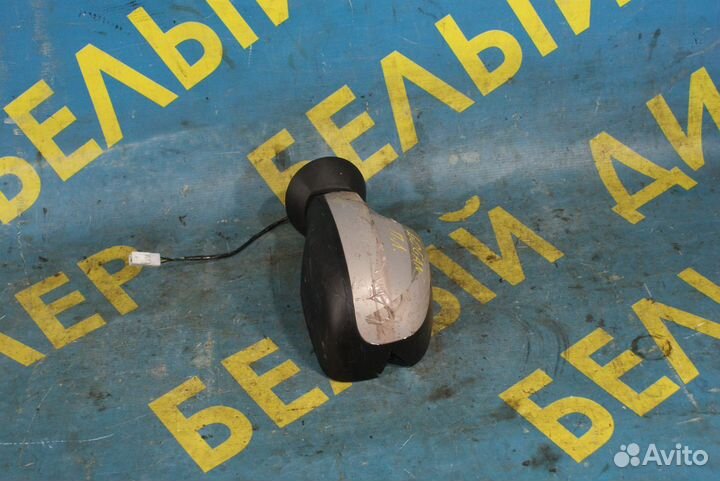 Левое зеркало Renault logan