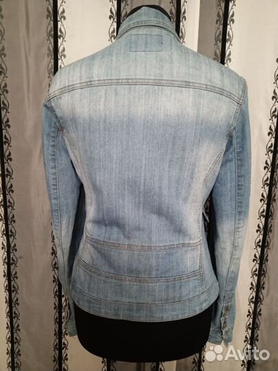 Джинсовая куртка