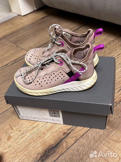 Кроссовки ecco 23