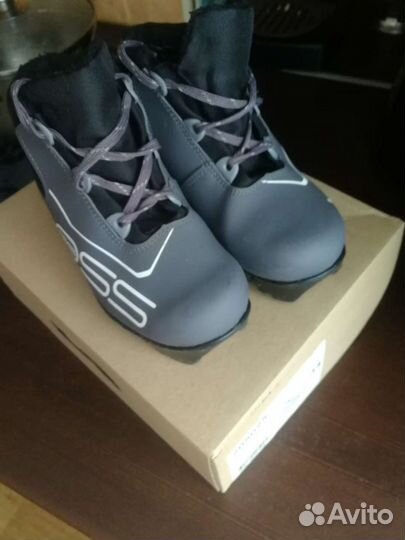 Лыжные ботинки р 34