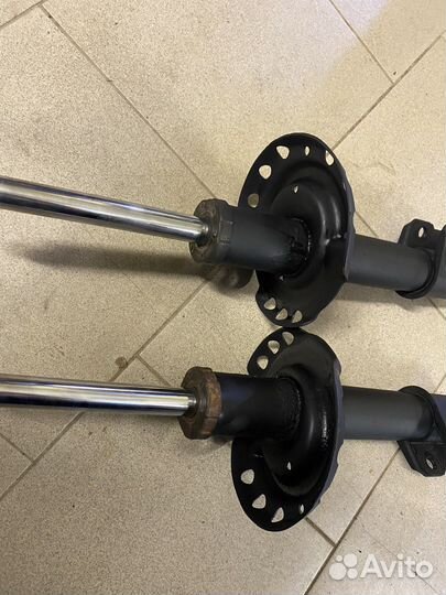 Стойки амортизатора KYB Opel astra h