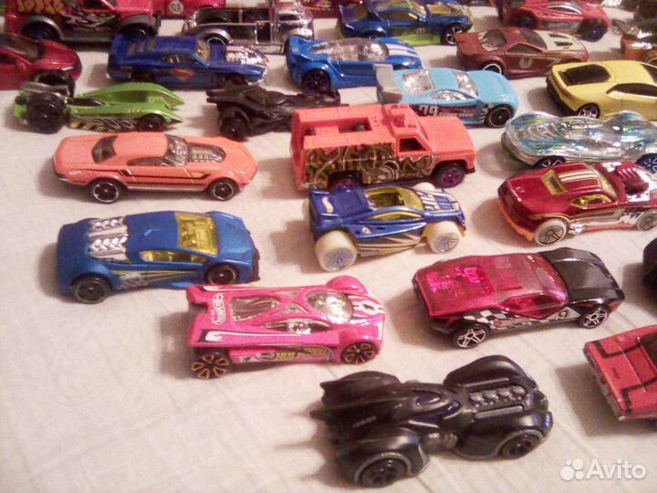 Коллекционные машинки hot wheels
