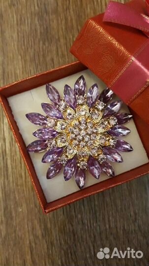 Броши новые