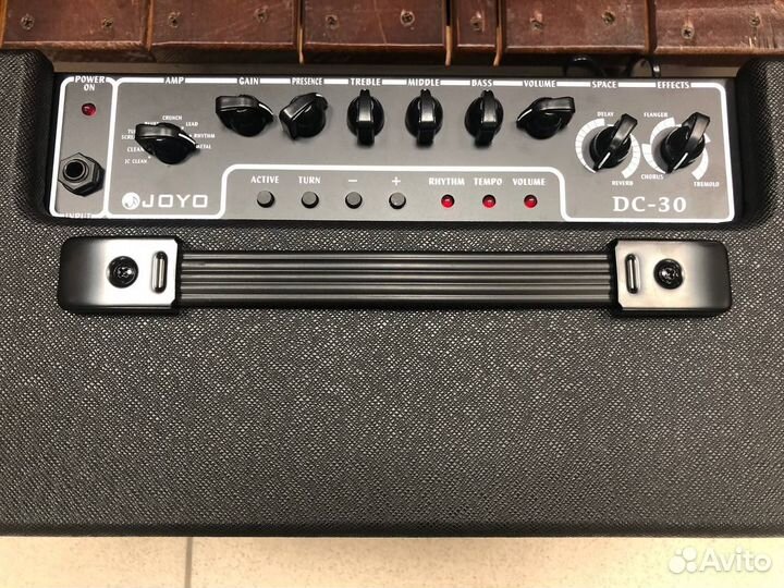 Цифровой комбоусилитель Joyo DC-30
