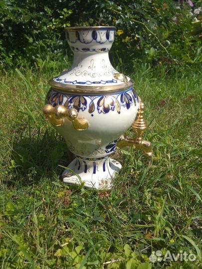 Сувенирный самовар Гжель