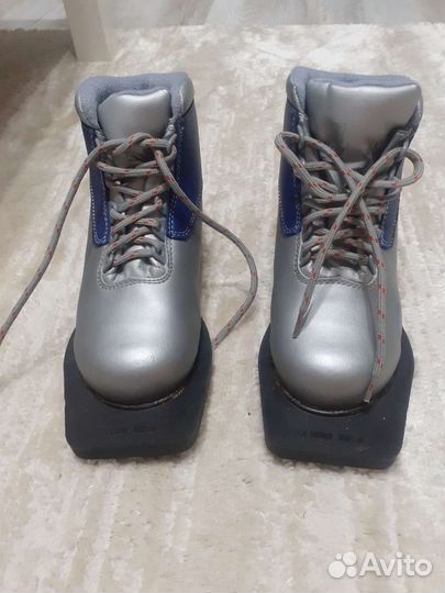 Лыжные ботинки