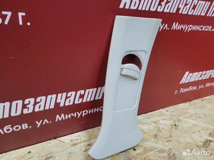 Обшивка средней стойки правая LADA Vesta
