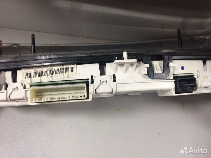 Nissan NP300 - Панель приборов